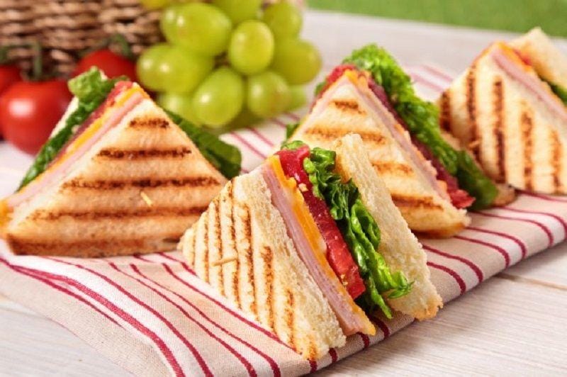 Sandwich untuk Sarapan Anak