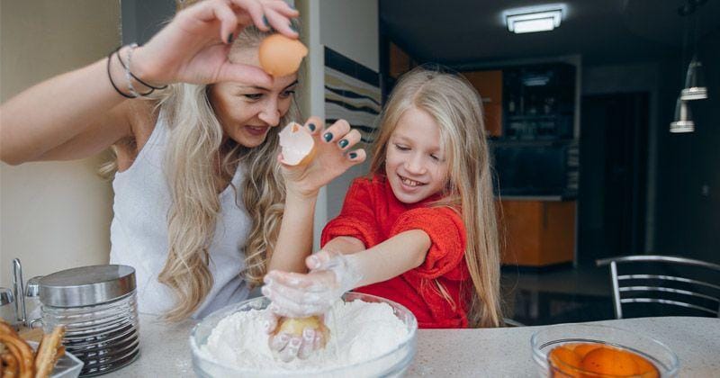 Memasak bersama anak