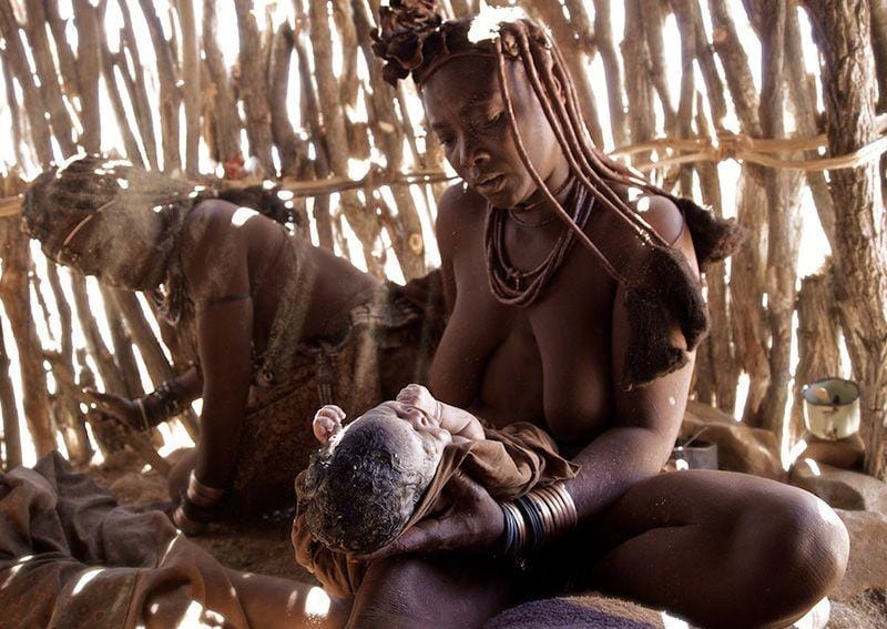 Bayi baru lahir suku himba